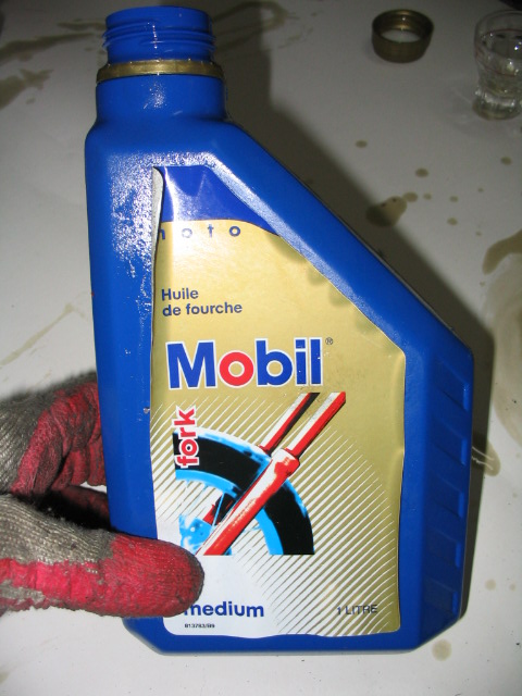 <b>Mobil fork oil</b>Olej do amortyzatora - stosuje tani olej motocyklowy. Cena ...